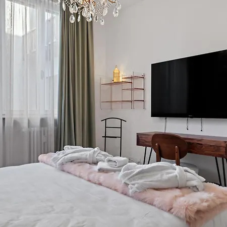 Fourrings Luxury - Boutique A Apartament Trydent