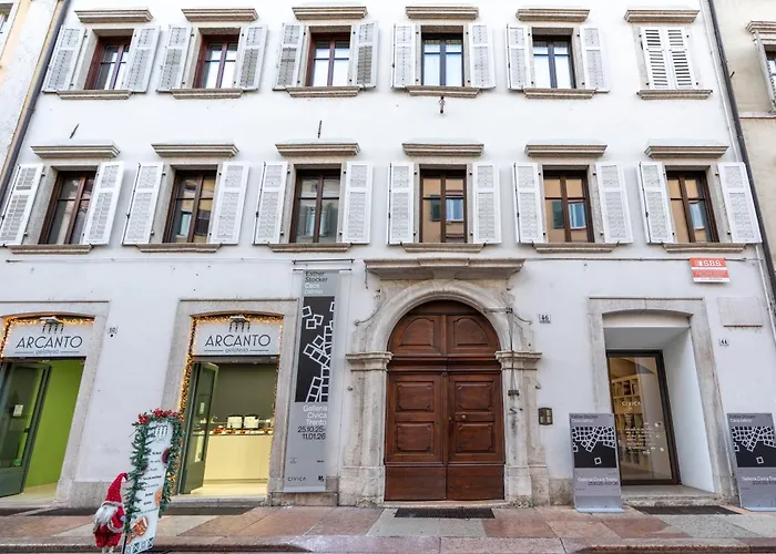 Fourrings Luxury - Boutique A 트렌토